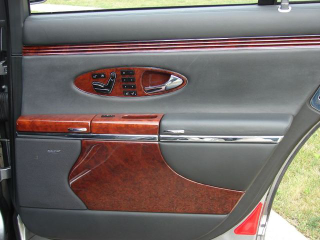 Illustration for article titled Nice Price Or Crack Pipe: 2004 Maybach 57 For $129,900?